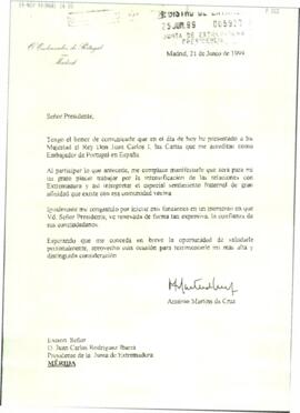 Carta de MARTINS DA CRUZ, António, para RODRÍGUEZ IBARRA, Juan Carlos, donde le comunica su acred...