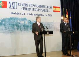 Conferencia de SÓCRATES, José y RODRÍGUEZ ZAPATERO, José Luis durante la celebración del XXII Cum...