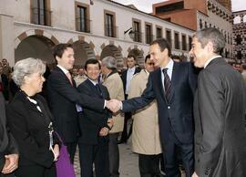 Saludo de RODRÍGUEZ ZAPATERO, José Luis.