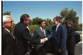 Saludo de RODRÍGUEZ IBARRA, Juan Carlos, con VAN HOFF RIBEIRO, Manuel.