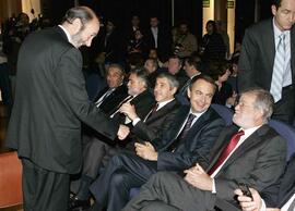 Encuentro de RODRÍGUEZ IBARRA, Juan Carlos junto con RODRÍGUEZ ZAPATERO, José Luis, PÉREZ RUBALCA...