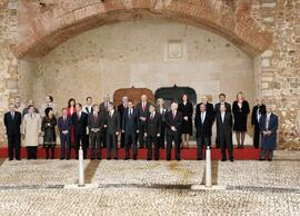 Foto de Familia de las dos Delegaciones y los Presidentes de las Comunidades Autónomas y Consejer...