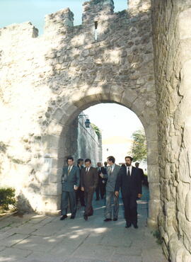 Traslado a pie por el Centro Histórico de la Ciudad hasta la Universidad de Évora