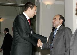 Saludo de RODRÍGUEZ ZAPATERO, José Luis.