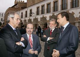 Encuentro de RODRÍGUEZ IBARRA, Juan Carlos junto con RODRÍGUEZ ZAPATERO, José Luis junto a ZARRÍA...